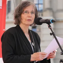 Portrait of Annette Leo