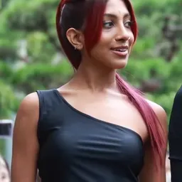 Portrait of Lara Raj