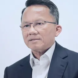Portrait of Somsak Thepsuthin