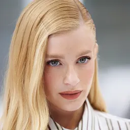 Portrait of Marina Ruy Barbosa