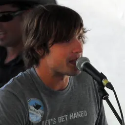 Portrait of Walker Hayes