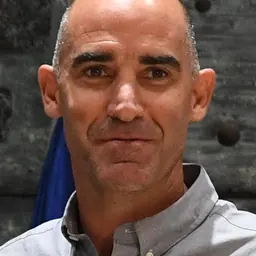 Portrait of Itzik Kornfein