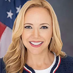 Portrait of Rachel Saunders Plakon