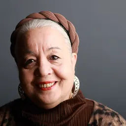 Portrait of Izza Génini