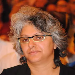 Portrait of Basma Khalfaoui