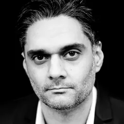 Portrait of Omid Nooshin