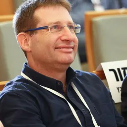 Portrait of Nadav Davidovitch