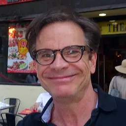 Portrait of Peter Scolari