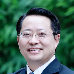 Portrait of Yadong Luo