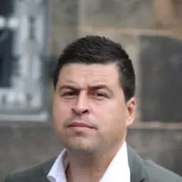 Portrait of Mike Fonseca