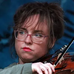 Portrait of Lyndsay Pruett