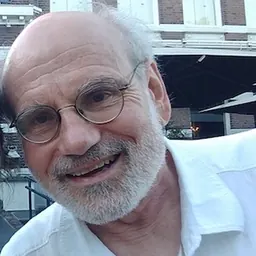 Portrait of Gary Dell