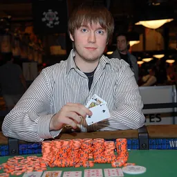 Portrait of Dan Schreiber