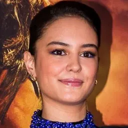 Portrait of Courtney Eaton