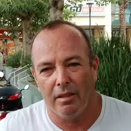 Portrait of Avishai Raviv