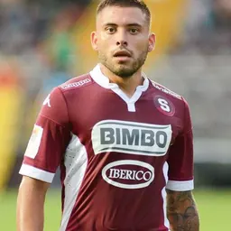 Portrait of David Ramírez