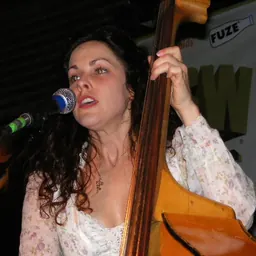 Portrait of Amy LaVere