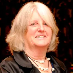 Portrait of Fiona Farrell