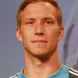 Portrait of Simon Thomas