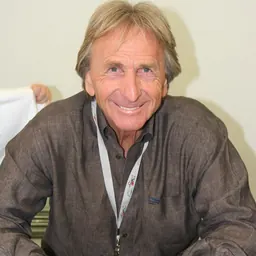 Portrait of Derek Bell