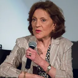 Portrait of Kelly Bishop