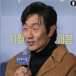 Portrait of Huh Joon-ho
