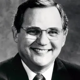 Portrait of Tim Leslie