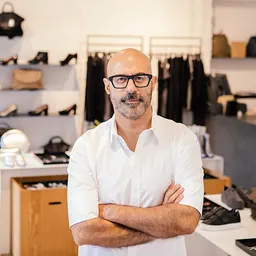 Portrait of Ronen Chen