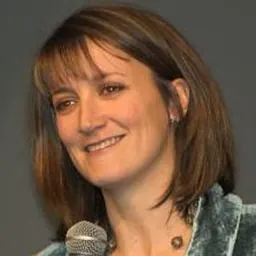 Portrait of Ellie Harvie