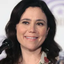 Portrait of Alex Borstein