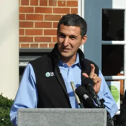 Portrait of Seth Goldman