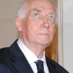 Portrait of Derek Round