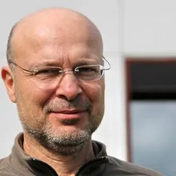 Portrait of Rob Schneiderman