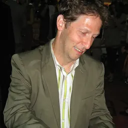 Portrait of Tim Blake Nelson
