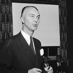 Portrait of Henrik Groth