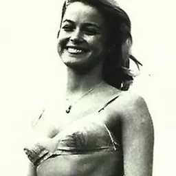 Portrait of Patti Chandler