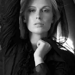Portrait of CariDee English