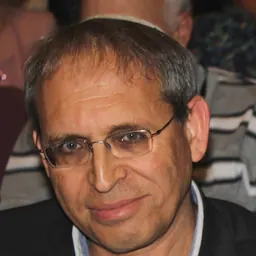 Portrait of Nadav Shragai