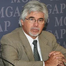 Portrait of Tabaré Aguerre