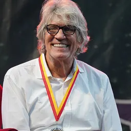 Portrait of Eric Roberts