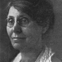 Portrait of Rachelle Yarros