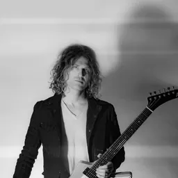 Portrait of Dave Keuning