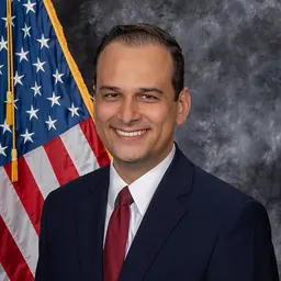 Portrait of Raul Campillo