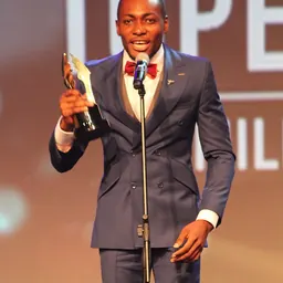 Portrait of Tope Tedela