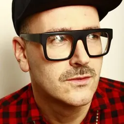 Portrait of Larry Tee