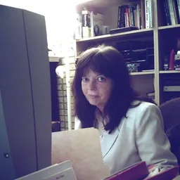 Portrait of Linda Johnsen