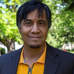 Portrait of Alex Tizon