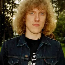Portrait of Sipe Santapukki