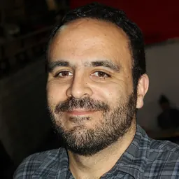 Portrait of Rodrigo Hasbún