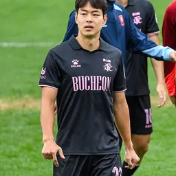 Portrait of Han Ji-ho